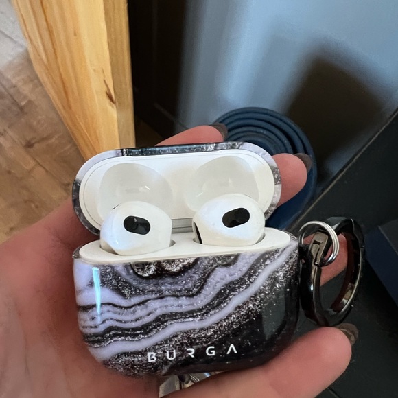 Brand New Airpods 3 case - Picture 3 of 5